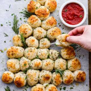 Christmas Tree Pull-Apart Bread