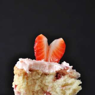 Vegan Strawberry Vanilla Cupcakes