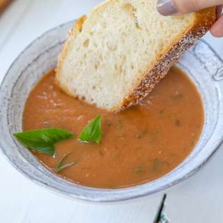 VEGAN ROASTED TOMATO BASIL SOUP