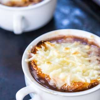 EASY HOMEMADE VEGAN FRENCH ONION SOUP