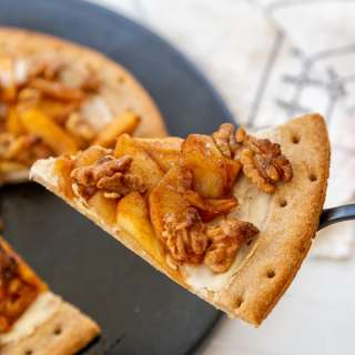VEGAN APPLE PIE PIZZA WITH CANDIED WALNUTS
