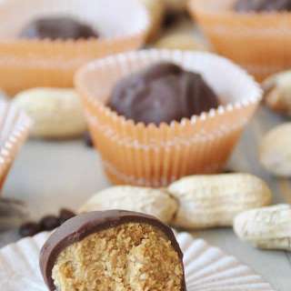 NO BAKE PEANUT BUTTER CUP ENERGY BITES