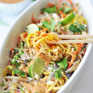 Raw Pad Thai with Spicy Peanut Sauce