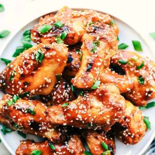 Slow Cooker Honey Garlic Sriracha Wings