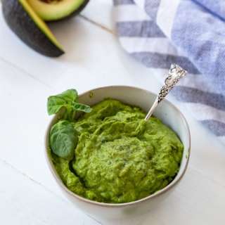 HEALTHY SINGLE SERVING OIL-FREE PESTO SAUCE!