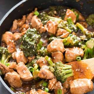 15 Minutes Chicken and Broccoli Stir Fry