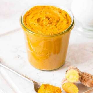 How to Make Turmeric Paste {With Uses & Benefits}