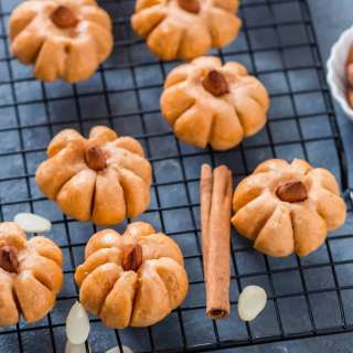 Shaped like Pumpkin - Pumpkin Cookies