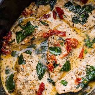 Crockpot Tuscan Chicken