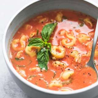 Slow Cooker Tomato Basil Parmesan Tortellini Soup