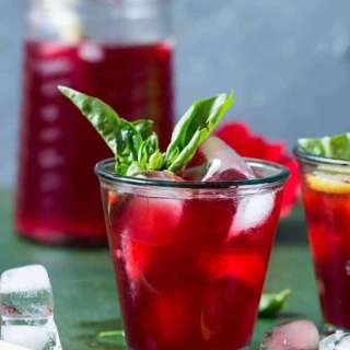  How To make Hibiscus Tea (With Health Benefits and Risks)