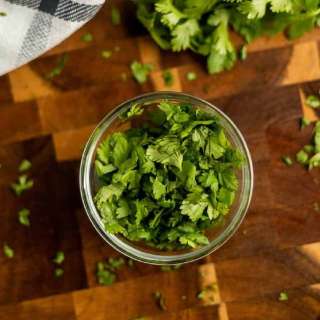 How to cut Cilantro