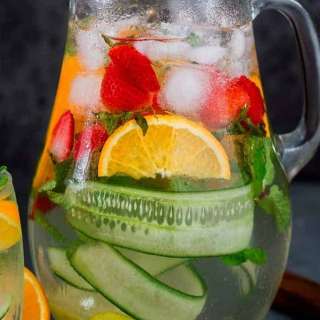 Detox Infused Water (Homemade Vitamin Water)