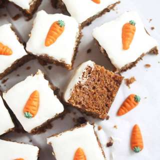 Easy Carrot Cake Traybake