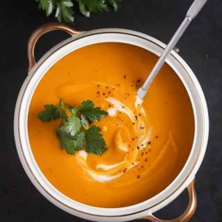 Easy Slow Cooker Pumpkin Soup