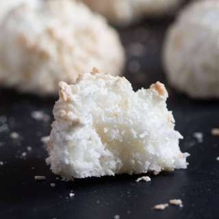German Coconut Macaroons (3 Ingredients)