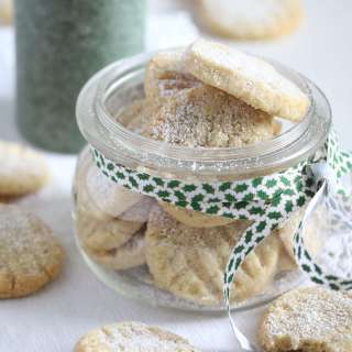 Eggless Almond Cookies (5 Ingredients)