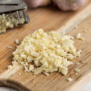 How to Mince Garlic