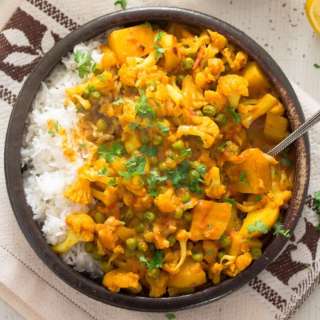 Cauliflower Curry with Potatoes – Vegan
