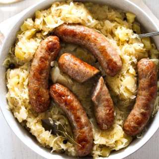 How to Cook Brats in the Oven
