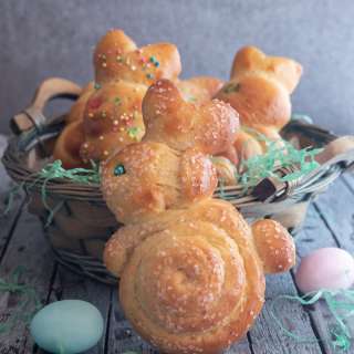 Easter Brioche Bread Bunnies