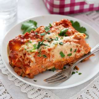 Creamy Red Sauce Enchiladas with Chicken