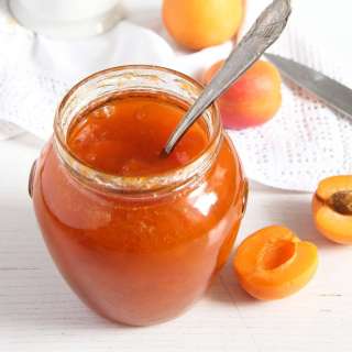 Apricot Jam without Pectin