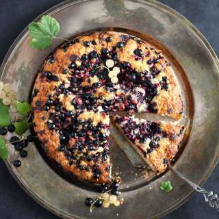 Black Currant Cake