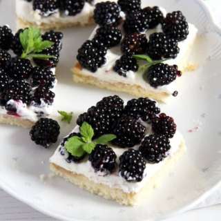 Blackberry Sponge Cake