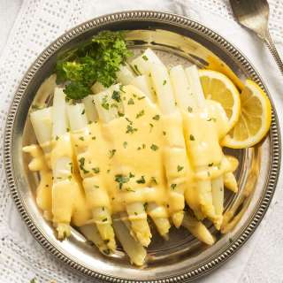 German Asparagus with White Sauce (Hollandaise)