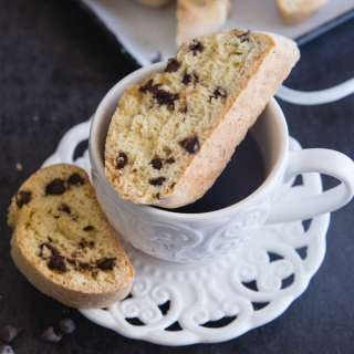 Chocolate Chip Biscotti (Cantucci)