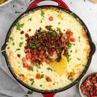 Queso Fundido con Chorizo