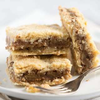 Apple Hazelnut Cake