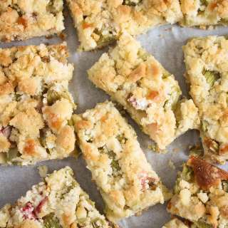 Rhubarb Crumb Cake