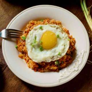 Kimchi fried rice (Kimchi-Bokkeum-Bap)