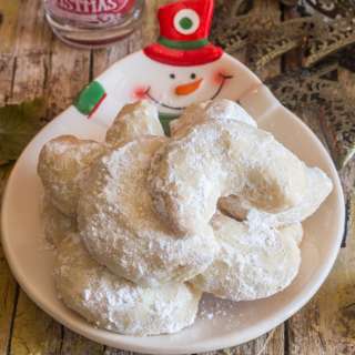 Almond Crescent Cookies
