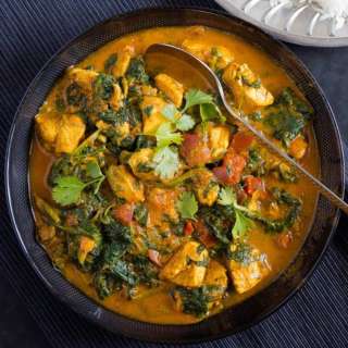 Spinach and Chicken Curry - Healthy Chicken Saag