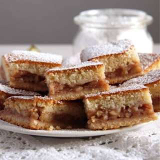 Stewed Apple Cake (Tray Bake)