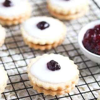 Empire Biscuits (German Biscuits)