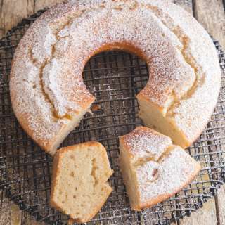 Easy yogurt cake