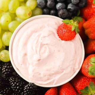 3 Ingredient Strawberry Yogurt dip