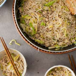 Quick Chinese Chicken & Cabbage Spaghetti