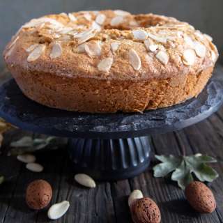 Italian Christmas Bundt Cake - Ciambellone