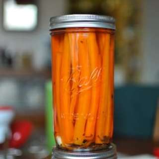 Quick Pickled Carrot Spears