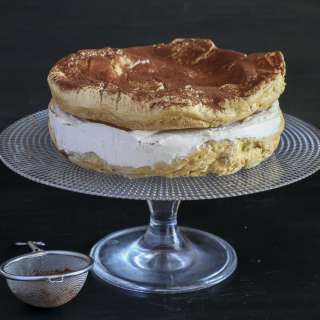 Tiramisu Choux Cake