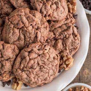 Chocolate Chip Walnut Cookies