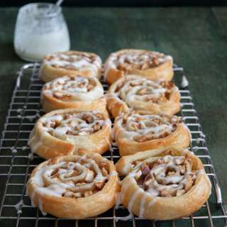 Apple Cinnamon Rollups