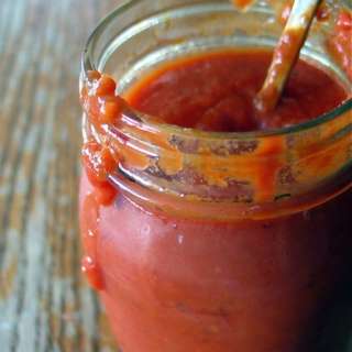Roasted Tomato and Garlic Pizza Sauce