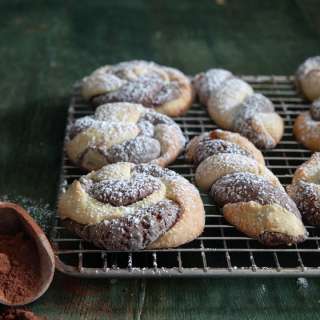 Italian Vanilla and Chocolate Twist Cookies