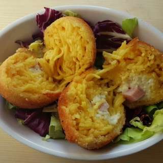 Tagliolini pasta arancini (croquettes) from Naples